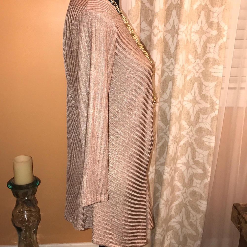 NEW Vince Camuto blouse New. Size L - Picture 4 of 8